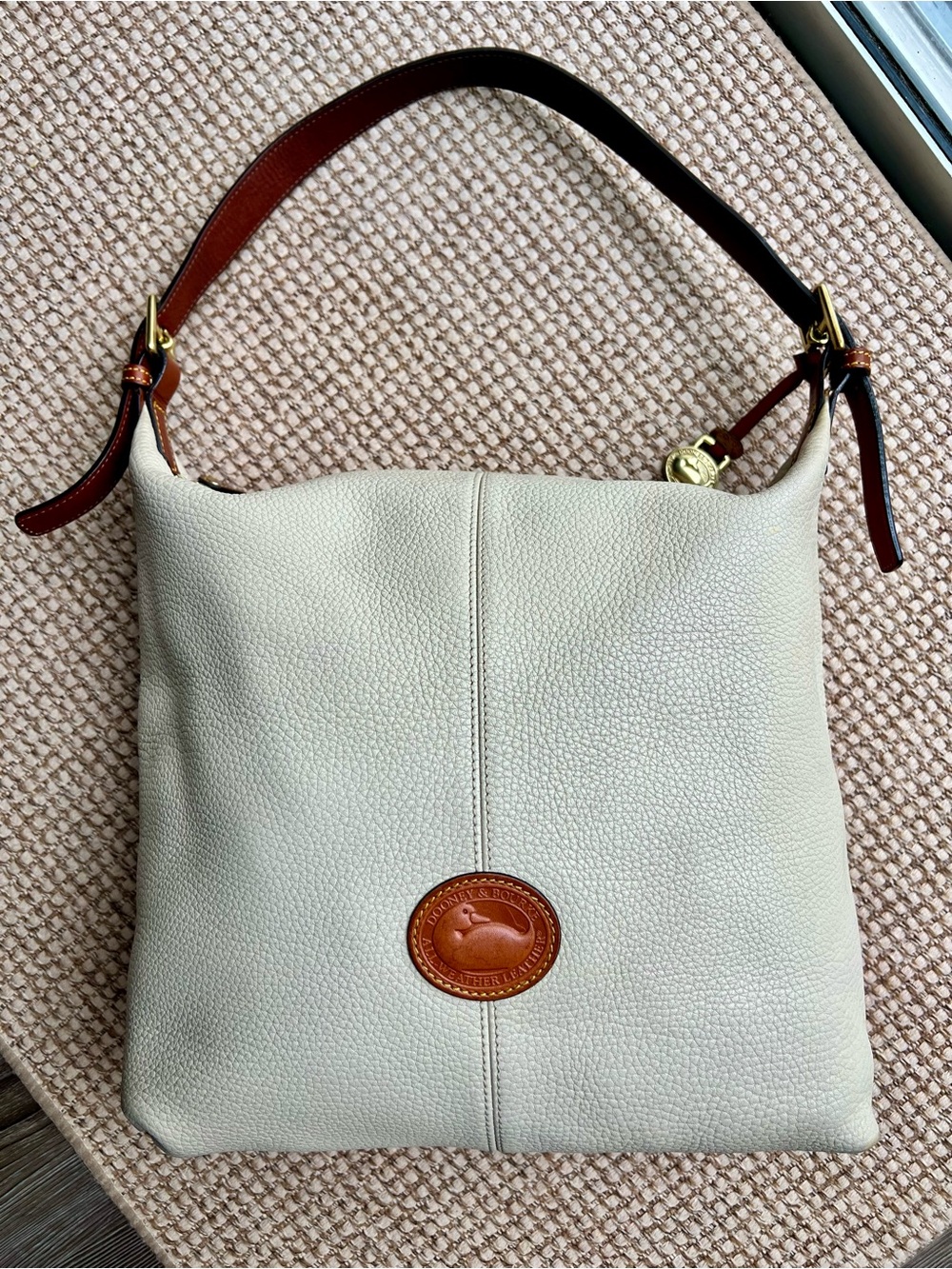 🦆Dooney & Bourke Pebble Grain Leather Hobo Bag Ivory